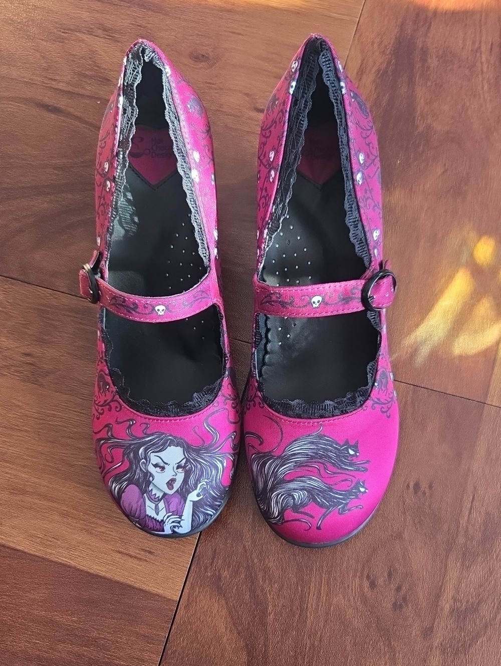 Hot Chocolate Design Mary Janes with Gothic Vampire Illustration Sz 38/8